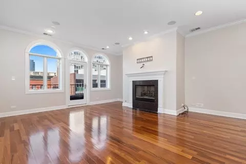 1019 W Monroe St #4E, Chicago, IL 60607 photo 3