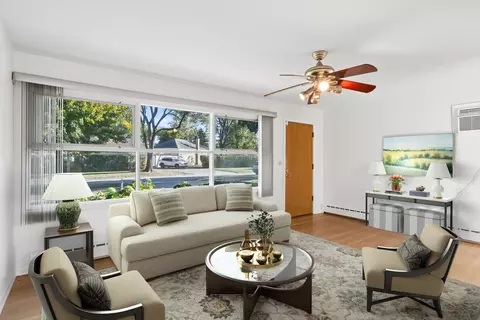 309 E Parallel St, Palatine, IL 60067 photo 3