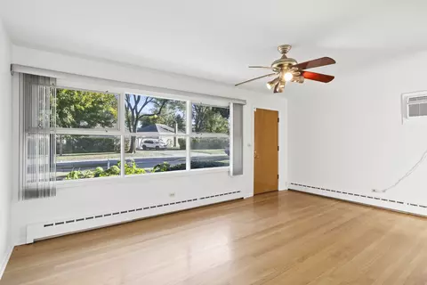 309 E Parallel St, Palatine, IL 60067 photo 4