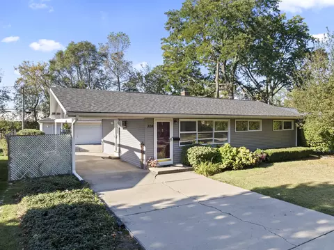 309 E Parallel St, Palatine, IL 60067 photo 2