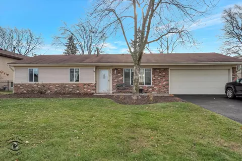 2351 Leeward Ln, Hanover Park, IL 60133