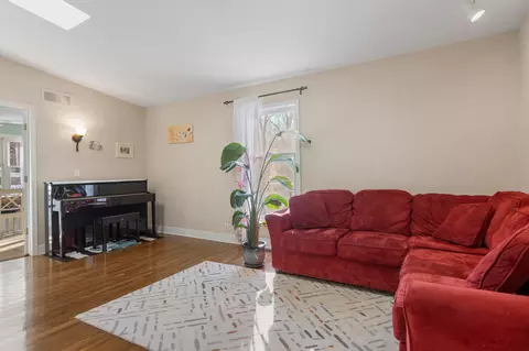 1009 W Springfield Ave, Champaign, IL 61821 photo 9