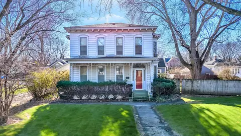 719 Pearl St, Ottawa, IL 61350