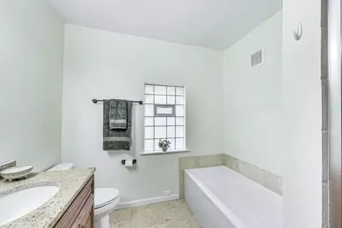 4818 W Warner Ave, Chicago, IL 60641 photo 23