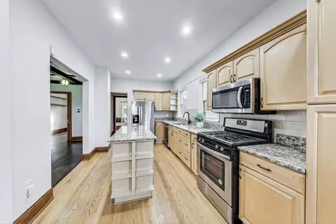 4818 W Warner Ave, Chicago, IL 60641 photo 11