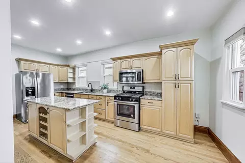 4818 W Warner Ave, Chicago, IL 60641 photo 9