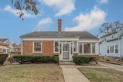 8031 Lockwood Ave, Skokie, IL 60077