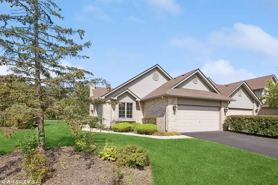 Exterior - 1129 Amber Dr, Lemont, IL 60439 photo 1 of 4