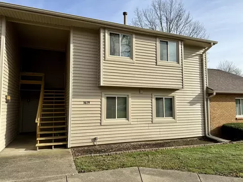 1619 Lyndhurst Dr #F, Savoy, IL 61874