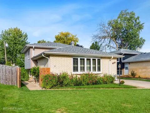 1018 S Haddow Ave, Arlington Heights, IL 60005
