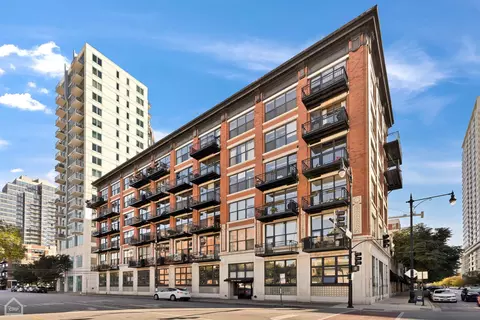1601 S Michigan Ave #403, Chicago, IL 60616