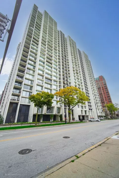 3200 N Lake Shore Dr #2311, Chicago, IL 60657