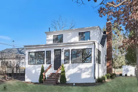 39345 N Lake Ave, Lake Villa, IL 60046