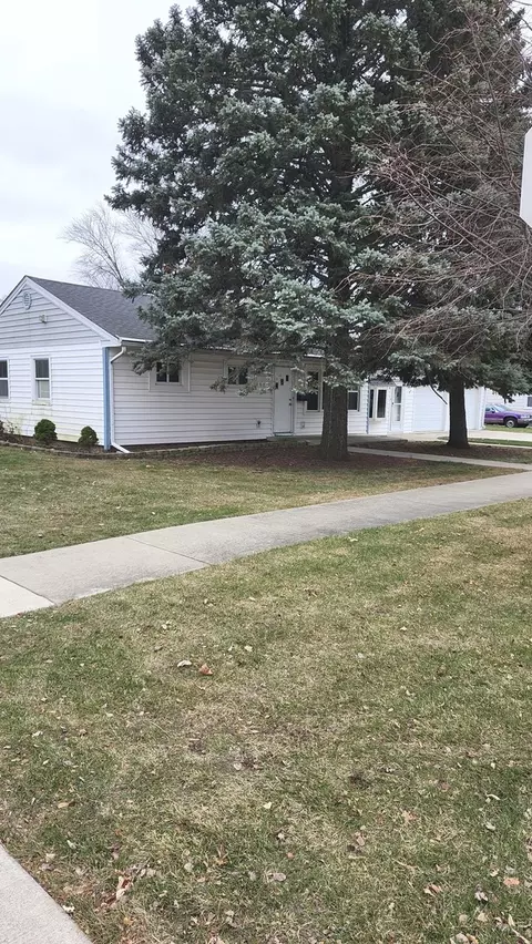 2005 Birch St, Des Plaines, IL 60018 photo 3