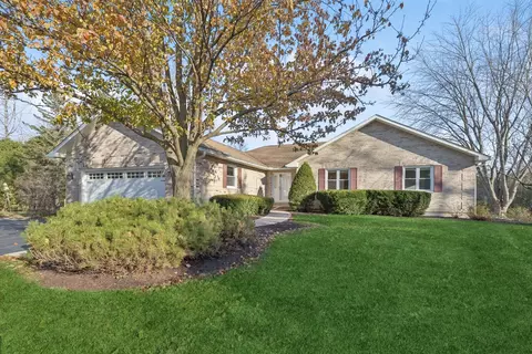 40651 N Black Oak Ave, Antioch, IL 60002