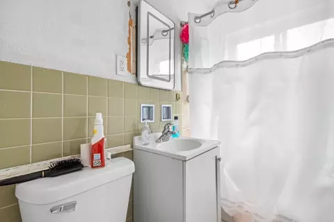 Bath - 7222 Park Ave, Summit, IL 60501 photo 1 of 1
