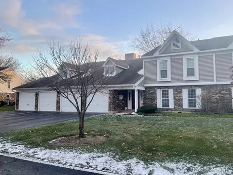 853 Chasefield Ln #1, Crystal Lake, IL 60014