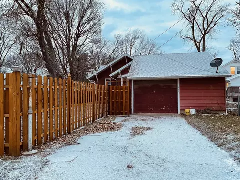 Exterior - 117 W Delaware St, Dwight, IL 60420 photo 4 of 4