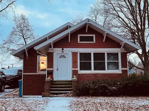 117 W Delaware St, Dwight, IL 60420