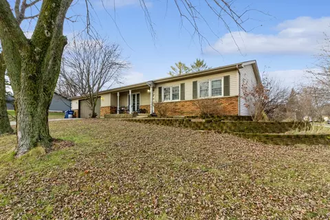 328 E Willow St, Elburn, IL 60119 photo 2