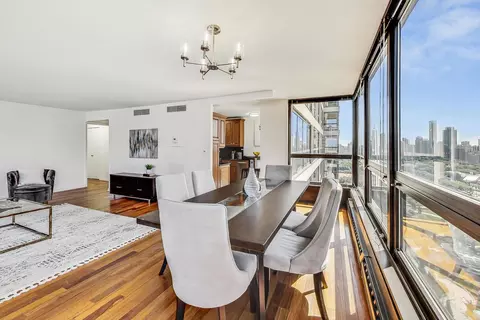 Dining - 360 E Randolph St #2805-2806, Chicago, IL 60601 photo 3 of 3