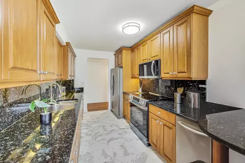 Kitchen - 360 E Randolph St #2805-2806, Chicago, IL 60601 photo 1 of 3