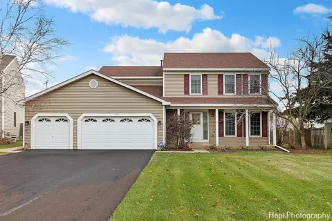 812 Brandt Dr, Lake In The Hills, IL 60156