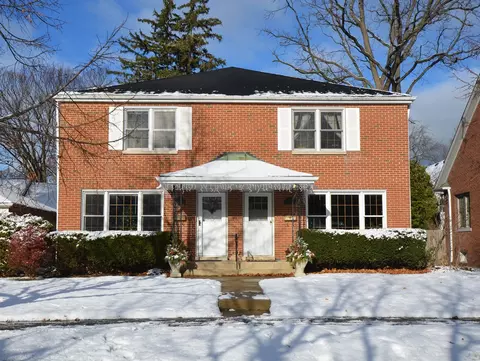 552 Ryan Pl, Lake Forest, IL 60045