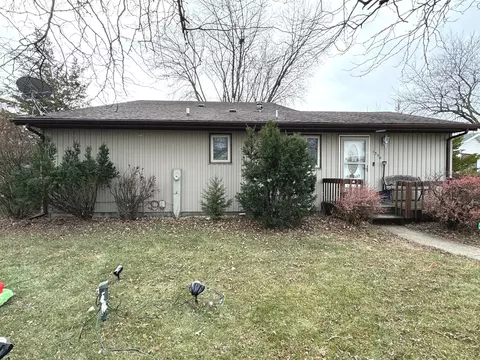 1330 Dove Ct, Bradley, IL 60915
