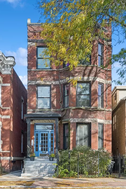 2327 N Geneva Ter #1, Chicago, IL 60614