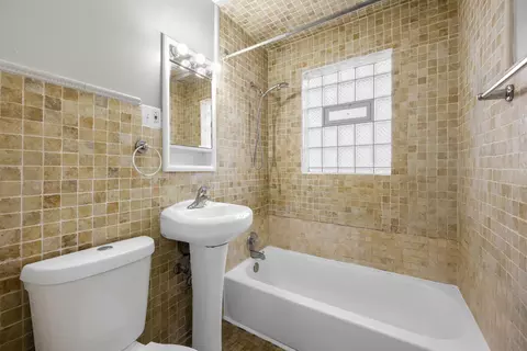 Bath - 2425 S 21st Ave, Broadview, IL 60155 photo 1 of 1