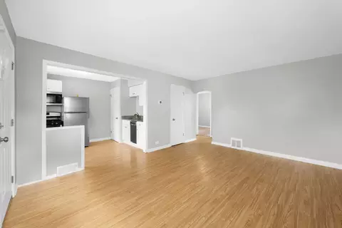 Living - 2425 S 21st Ave, Broadview, IL 60155 photo 2 of 3