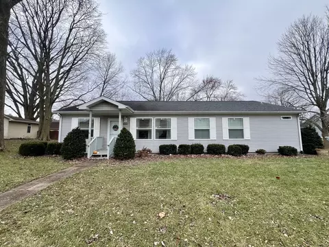 844 N Elm Blvd, Monticello, IL 61856