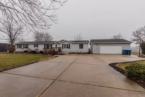 317 W Queen St, Malden, IL 61337