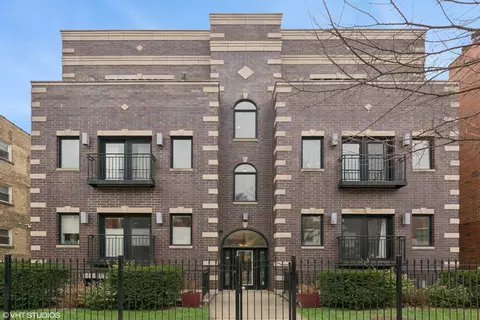 2455 W Foster Ave #2, Chicago, IL 60625