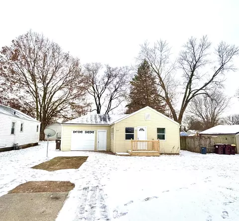 417 Wilshire Dr, Machesney Park, IL 61115