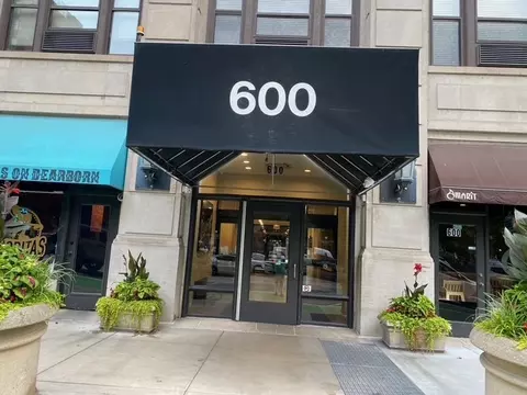 600 S Dearborn St #2004, Chicago, IL 60605