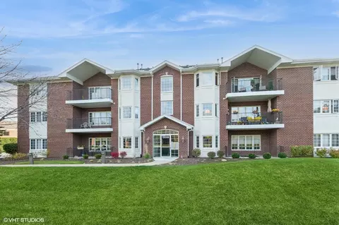 13059 Laurel Glen Ct #303, Palos Heights, IL 60463