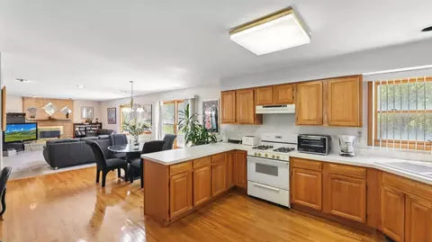 Kitchen - 402 Hillandale Dr, Bartlett, IL 60103 photo 1 of 2