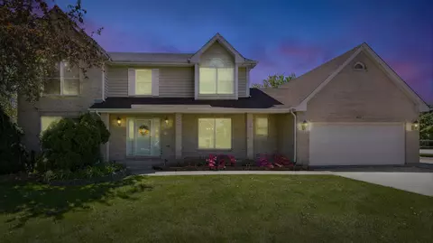 Exterior - 402 Hillandale Dr, Bartlett, IL 60103 photo 2 of 4