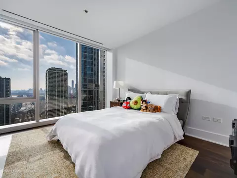 Bedroom - 363 E Wacker Dr #2003, Chicago, IL 60601 photo 3 of 4