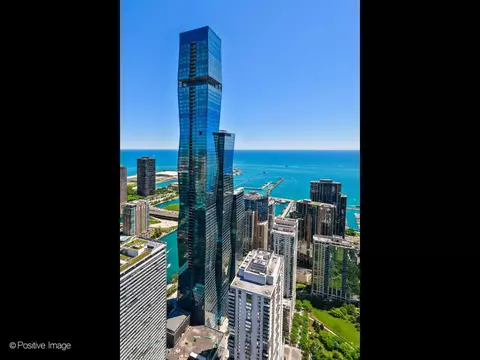 363 E Wacker Dr #2003, Chicago, IL 60601