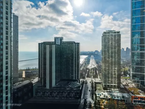 View/Area - 363 E Wacker Dr #2003, Chicago, IL 60601 photo 2 of 5