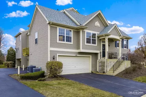 1570 Sandcastle Ln #1570, Pingree Grove, IL 60140