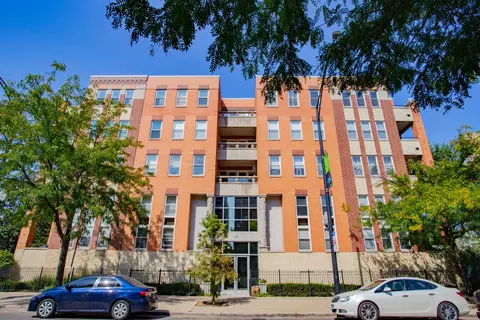 3550 W Montrose Ave #505, Chicago, IL 60618