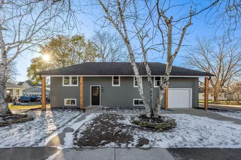 307 Elgin St, Cherry Valley, IL 61016 photo 2