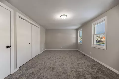 307 Elgin St, Cherry Valley, IL 61016 photo 12