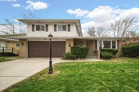 802 N Rainbow Dr, Glenwood, IL 60425