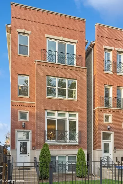938 W George St #2, Chicago, IL 60657