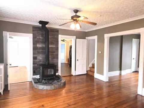 Living - 1134 Ruby St, Belvidere, IL 61008 photo 2 of 5